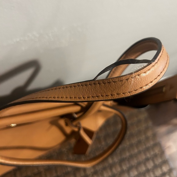 Caramel brown Tory Burch bag - Picture 3 of 5